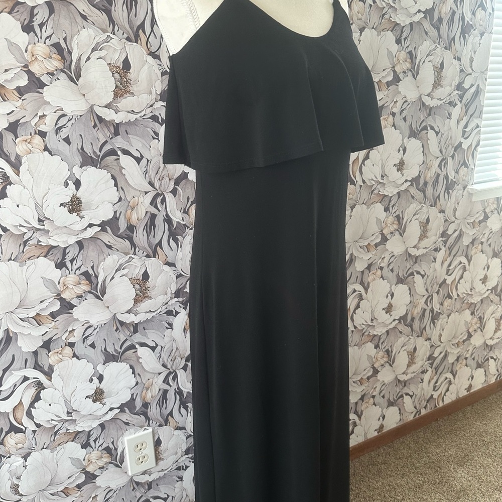 Effortless Elegance: The Perfect Black Beach Dress for Summer